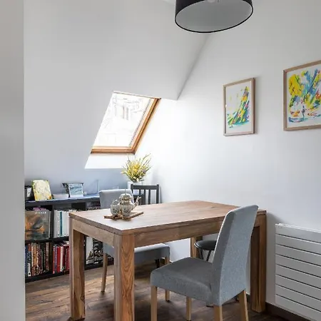 Apartment Veeve - Footsteps From The Arc De Triomphe